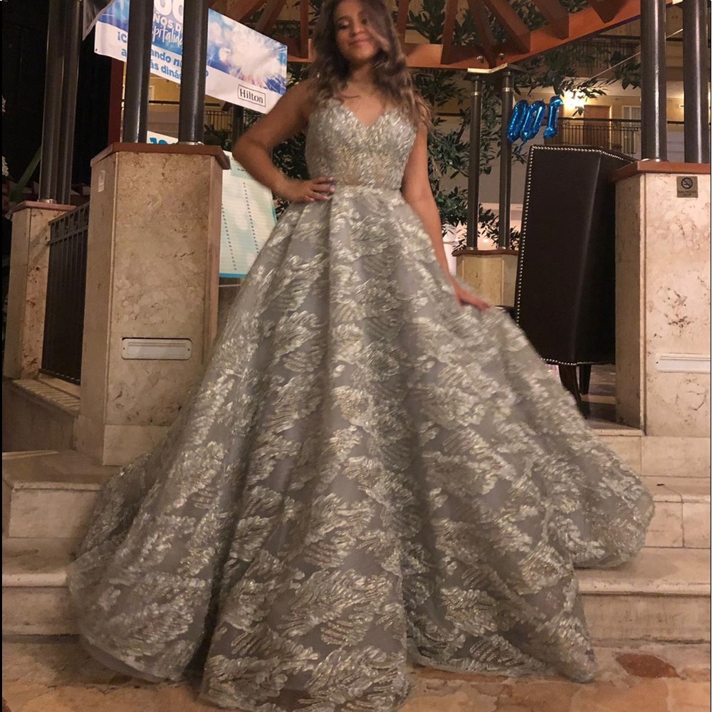 Prom Dress - Picture 4 of 6